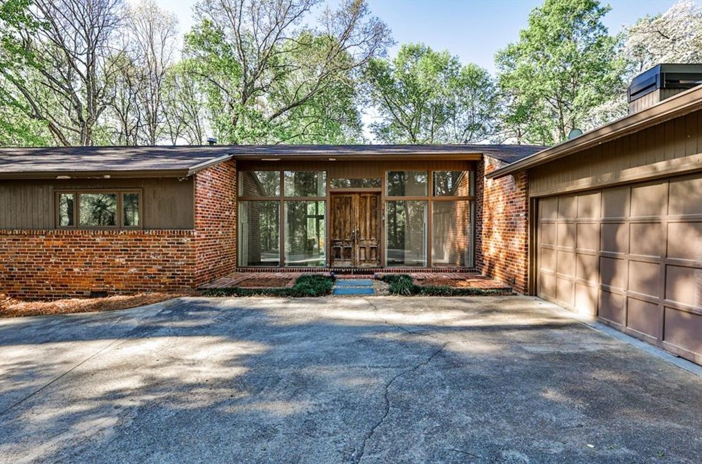 3710 Cloudland Dr, Atlanta, GA 30327-2910