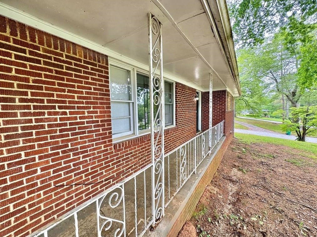 2385 Tilson Rd, Decatur GA  30032-6324 exterior