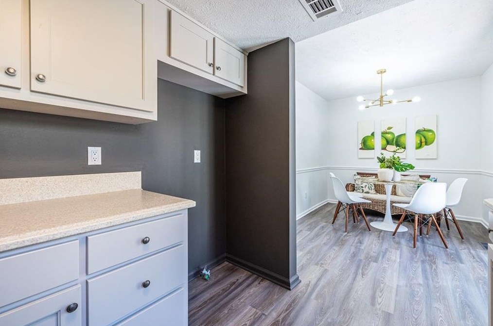 2121 Simsbury Ln, Atlanta GA 30338-6511 exterior