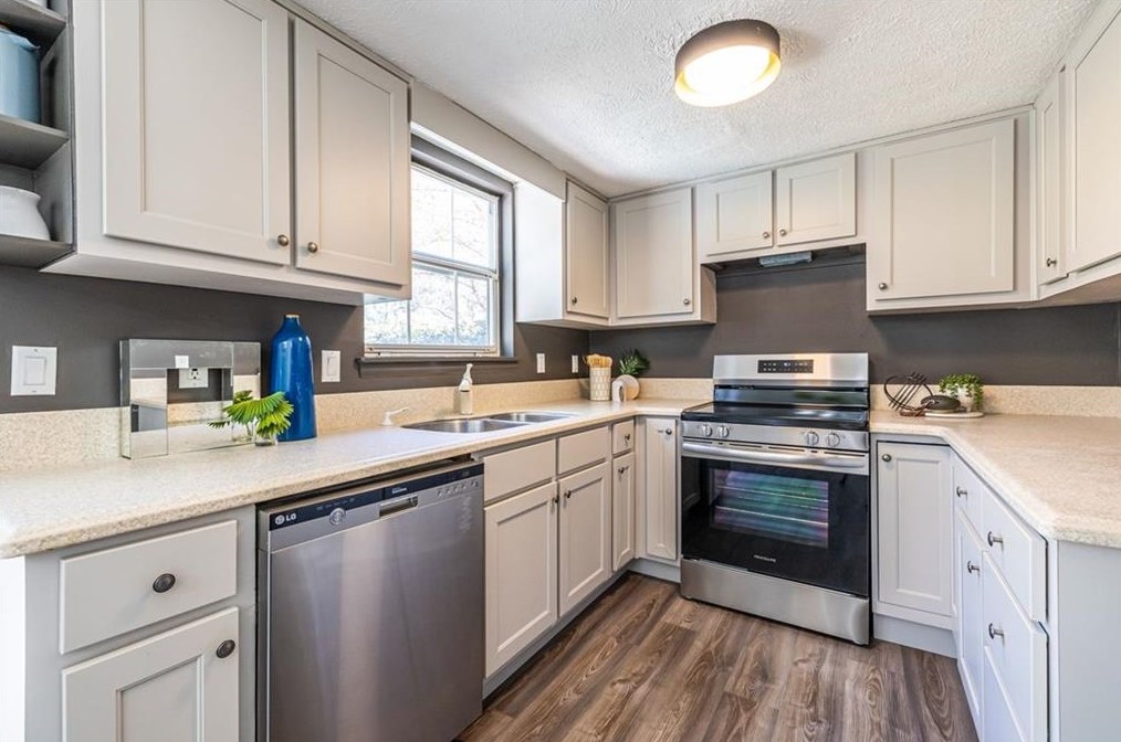 2121 Simsbury Ln, Atlanta GA 30338-6511 exterior