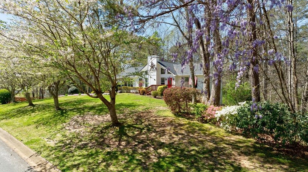 414 Sweetgum Dr, Holly Springs, GA 30188-1768