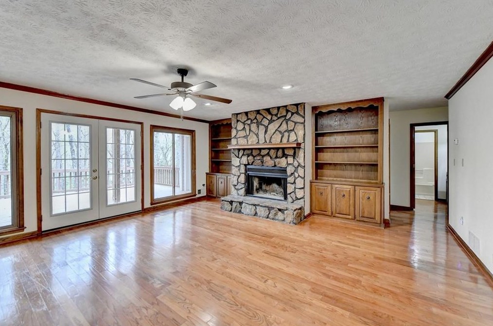 1915 Commonwealth Dr, Cumming, GA 30041