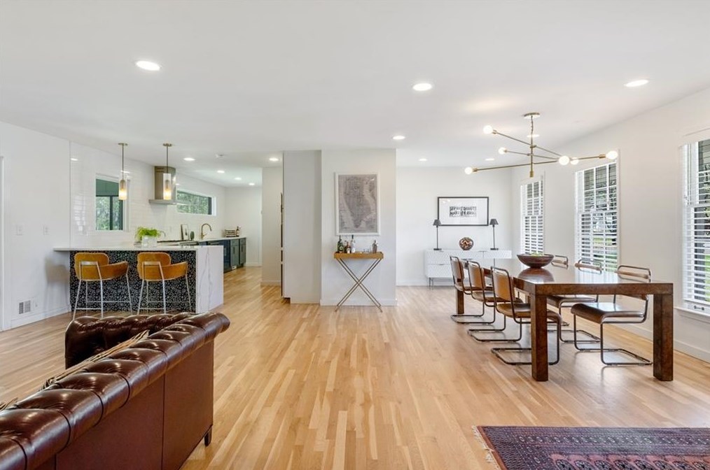 4000 Cooper Lk Rd, Smyrna GA  30082-3326 exterior