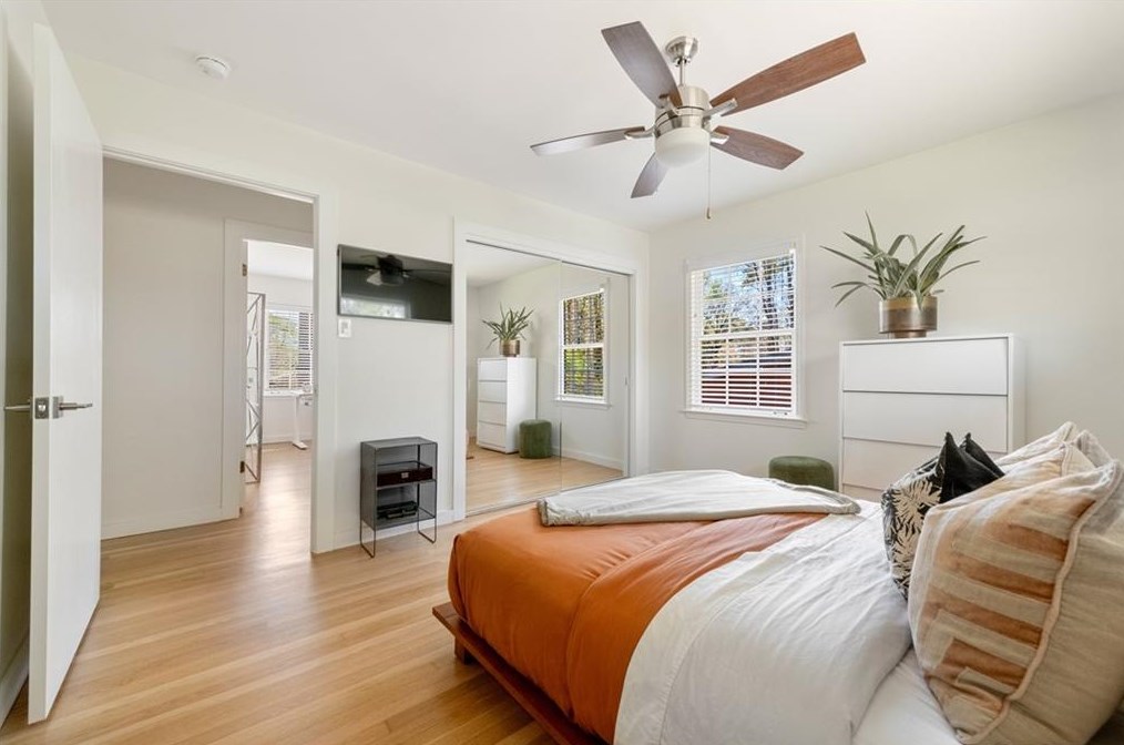 4000 Cooper Lk Rd, Smyrna GA  30082-3326 exterior