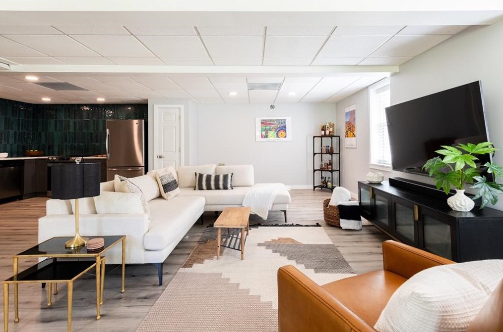 4000 Cooper Lk Rd, Smyrna GA  30082-3326 exterior