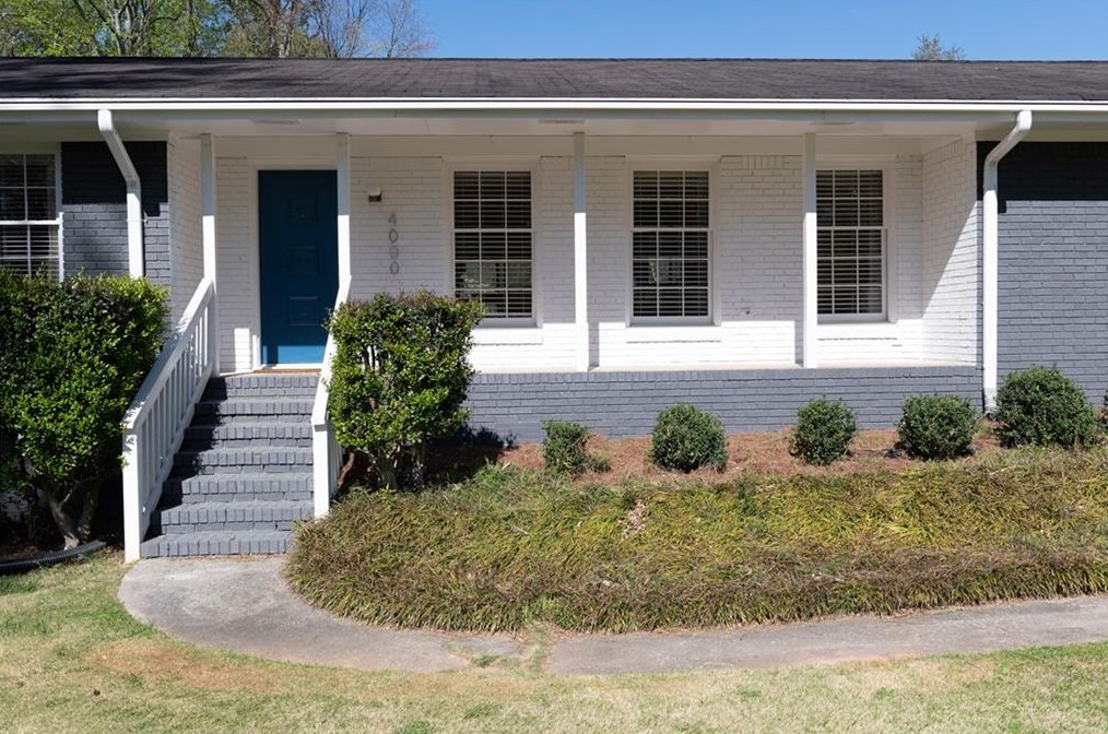 4000 Cooper Lk Rd, Smyrna GA  30082-3326 exterior