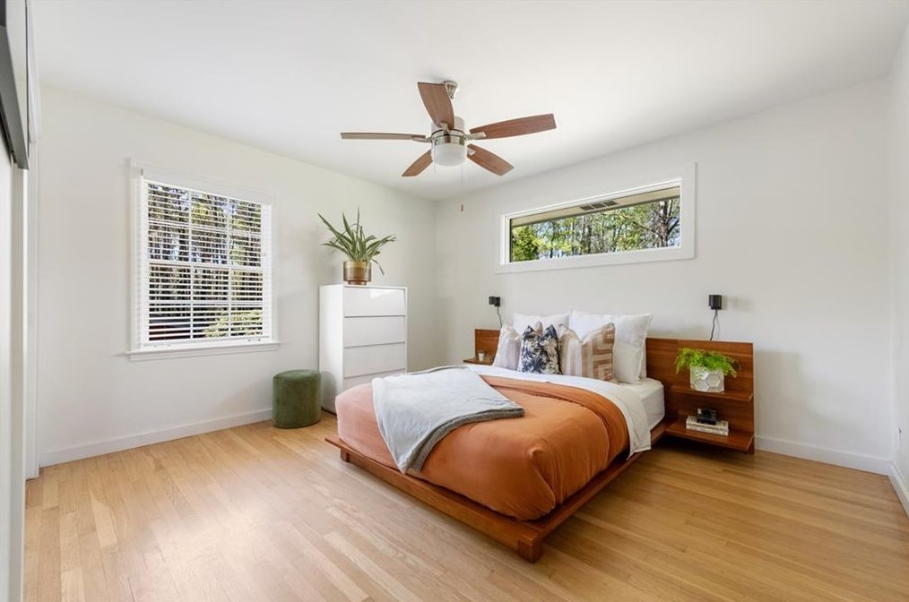 4000 Cooper Lk Rd, Smyrna GA  30082-3326 exterior