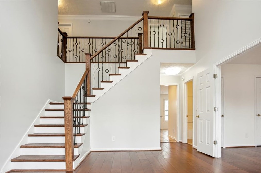 534 Grove Creek Ct, Lilburn, GA 30047-8606