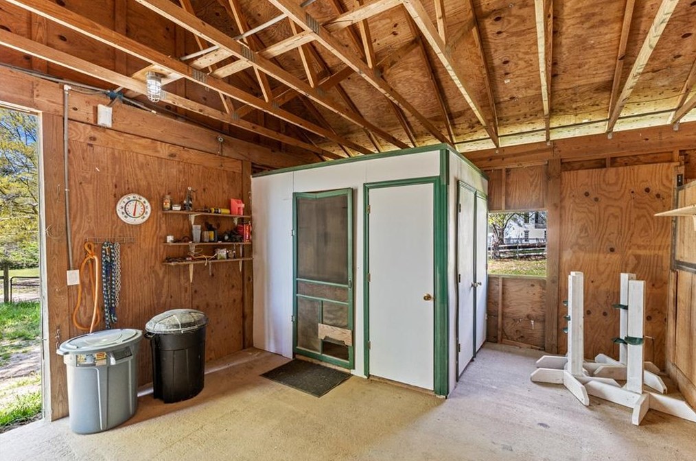 2140 Smyrna Rd, Conyers GA  30094-6169 exterior