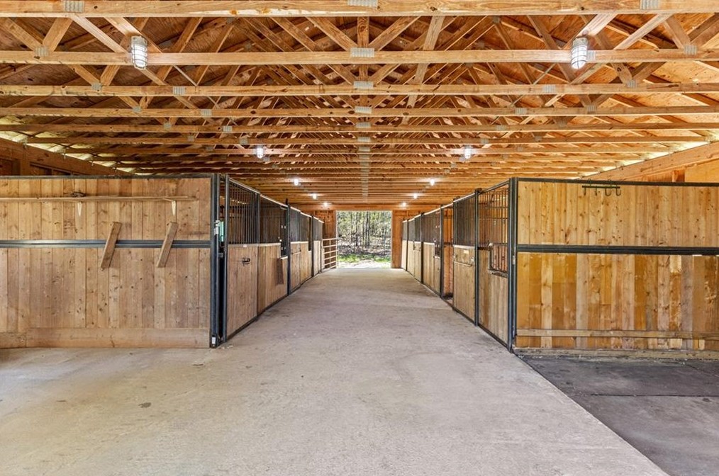 2140 Smyrna Rd, Conyers GA  30094-6169 exterior