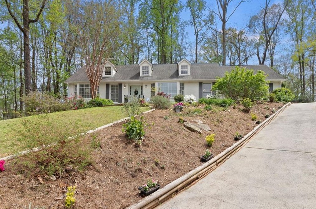 2581 Midvale Forest Dr, Tucker, GA 30084