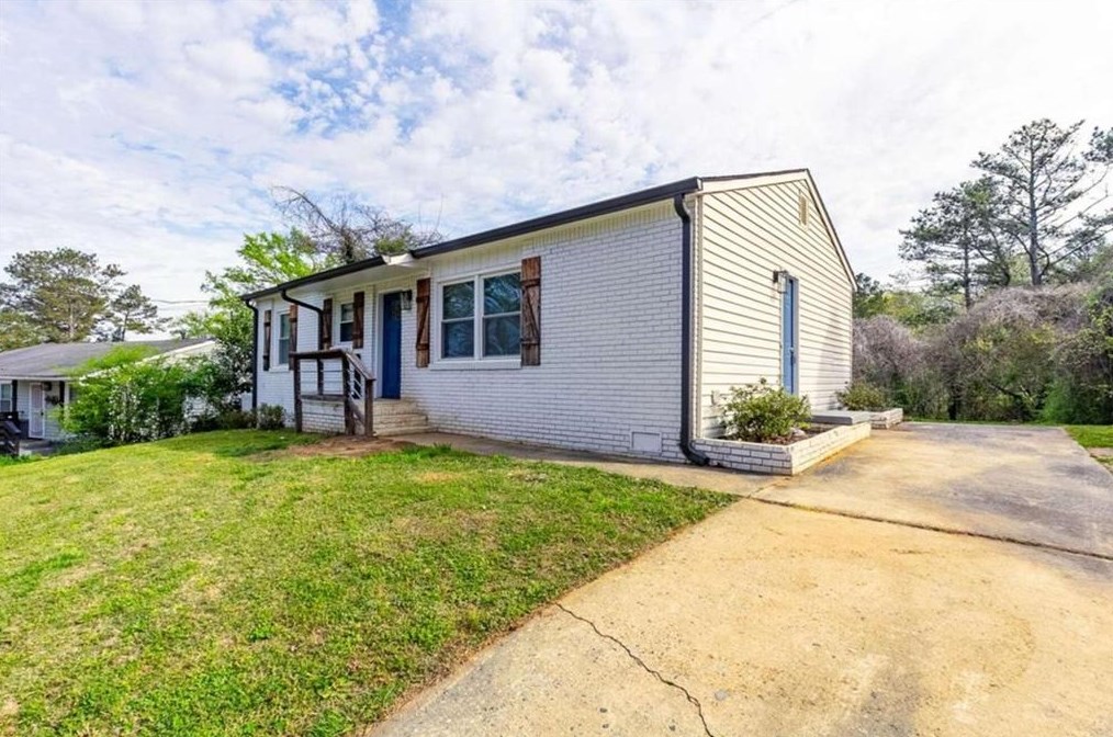 60 Finch Dr, Atlanta GA  30315-6502 exterior