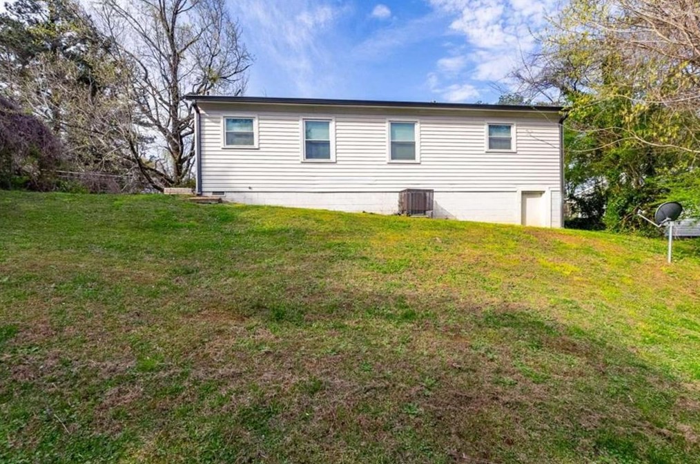 60 Finch Dr, Atlanta GA  30315-6502 exterior