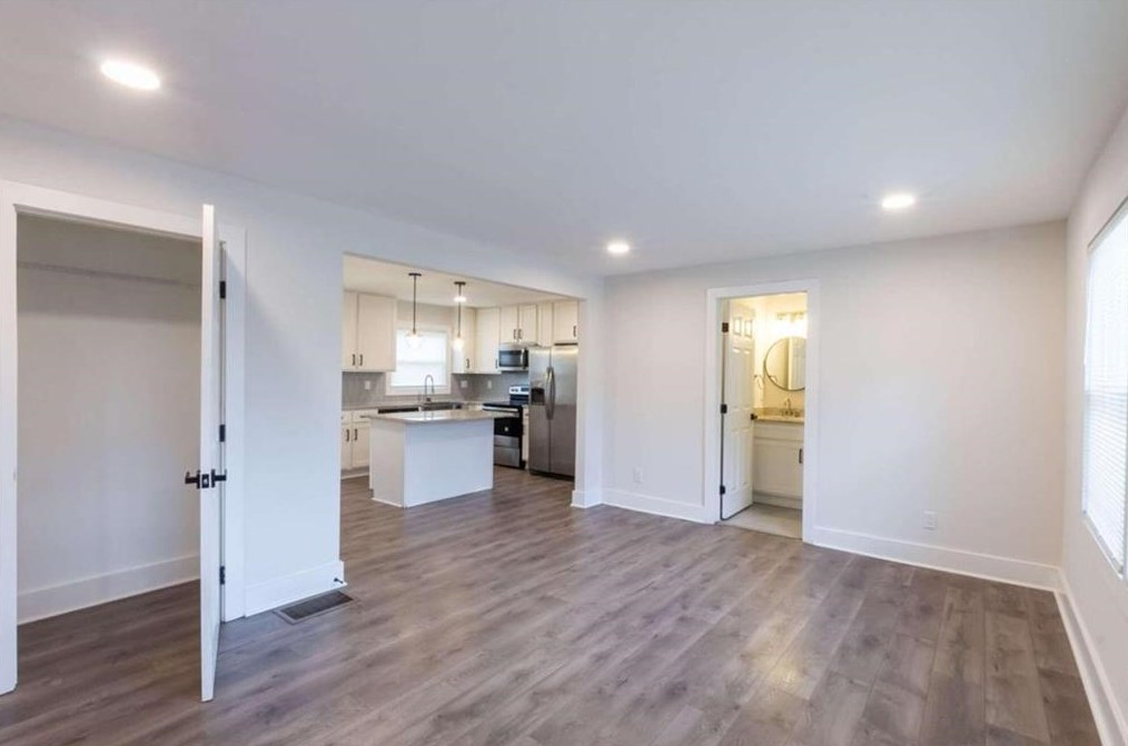 60 Finch Dr, Atlanta GA  30315-6502 exterior
