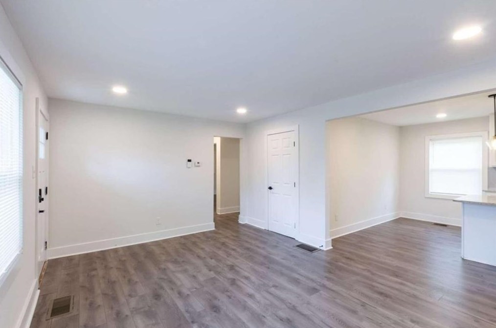 60 Finch Dr, Atlanta GA  30315-6502 exterior