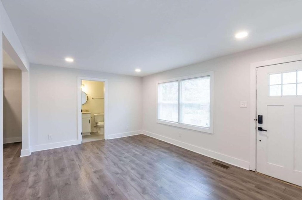 60 Finch Dr, Atlanta GA  30315-6502 exterior