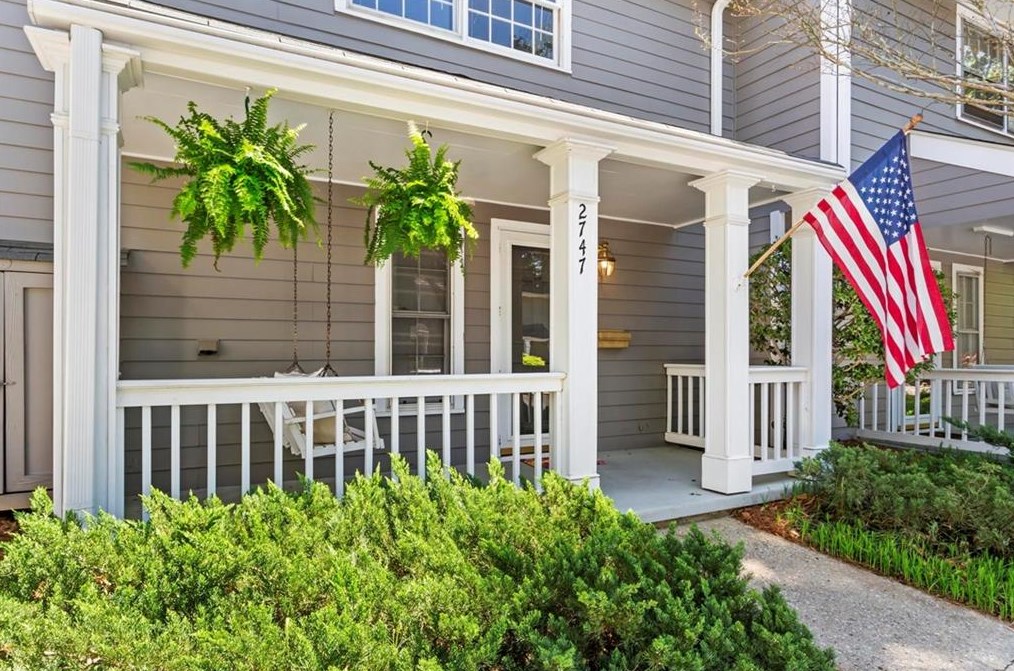 2747 Farmstead Rd, Smyrna GA  30080-2619 exterior