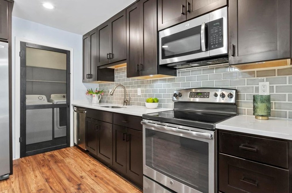 2747 Farmstead Rd, Smyrna GA  30080-2619 exterior