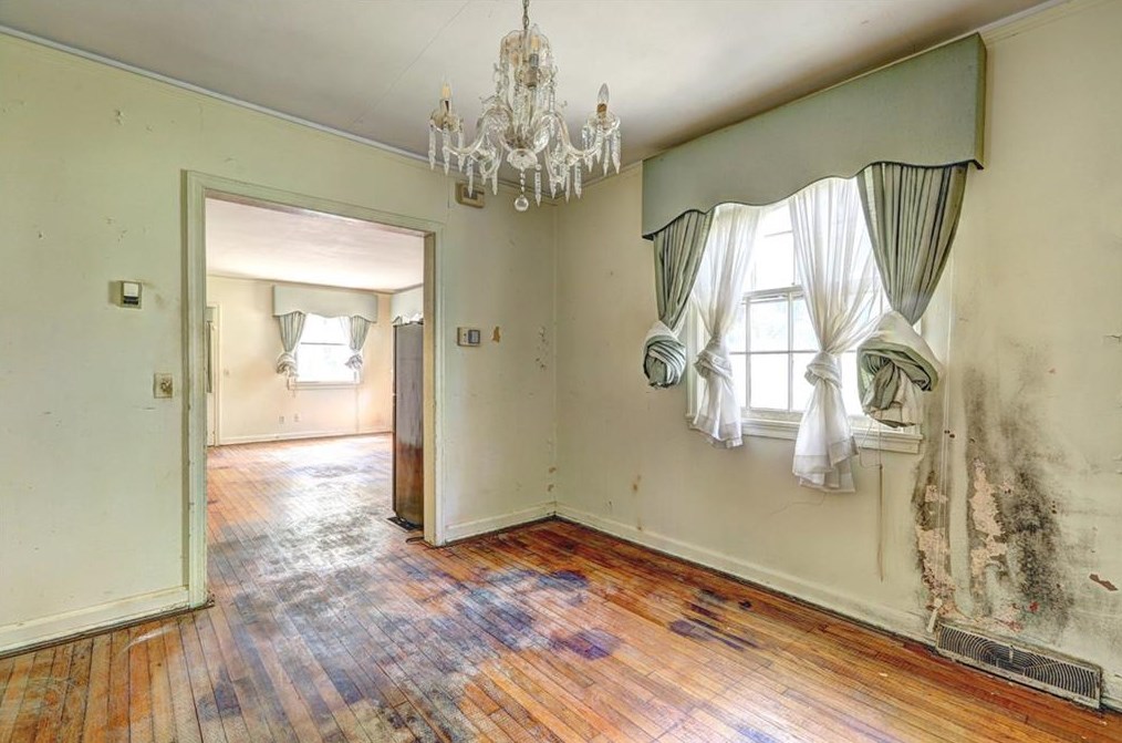 1186 Thomas Rd, Decatur GA  30030-4615 exterior