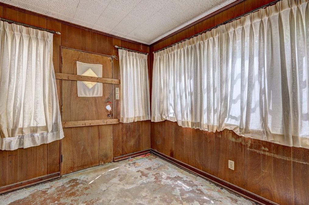 1186 Thomas Rd, Decatur GA  30030-4615 exterior