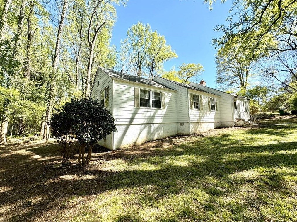 1186 Thomas Rd, Decatur, GA 30030-4615