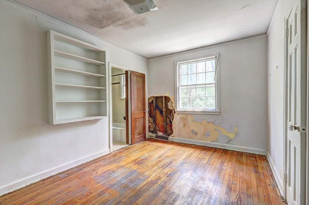 1186 Thomas Rd, Decatur GA  30030-4615 exterior