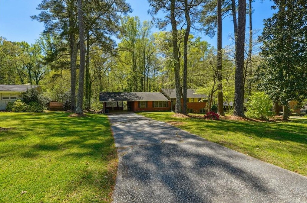 2598 Lakeshore Dr, Atlanta, GA 30337