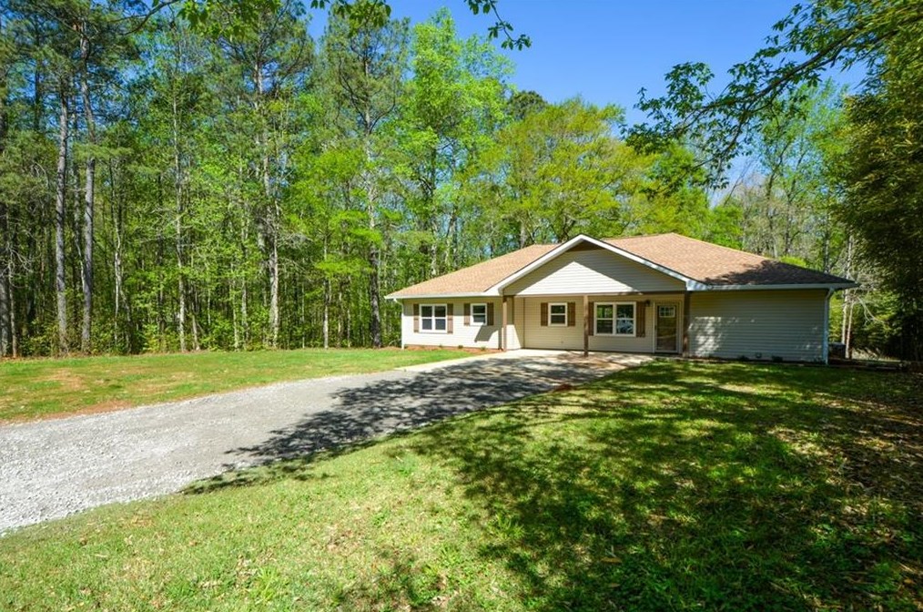 25 Howard Rd, Carrollton, GA 30116-9215
