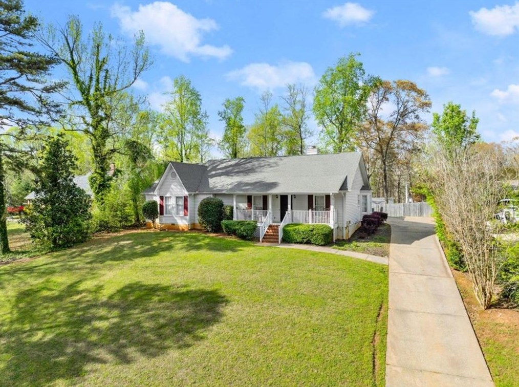 3825 Corinth Dr, Gainesville, GA 30506