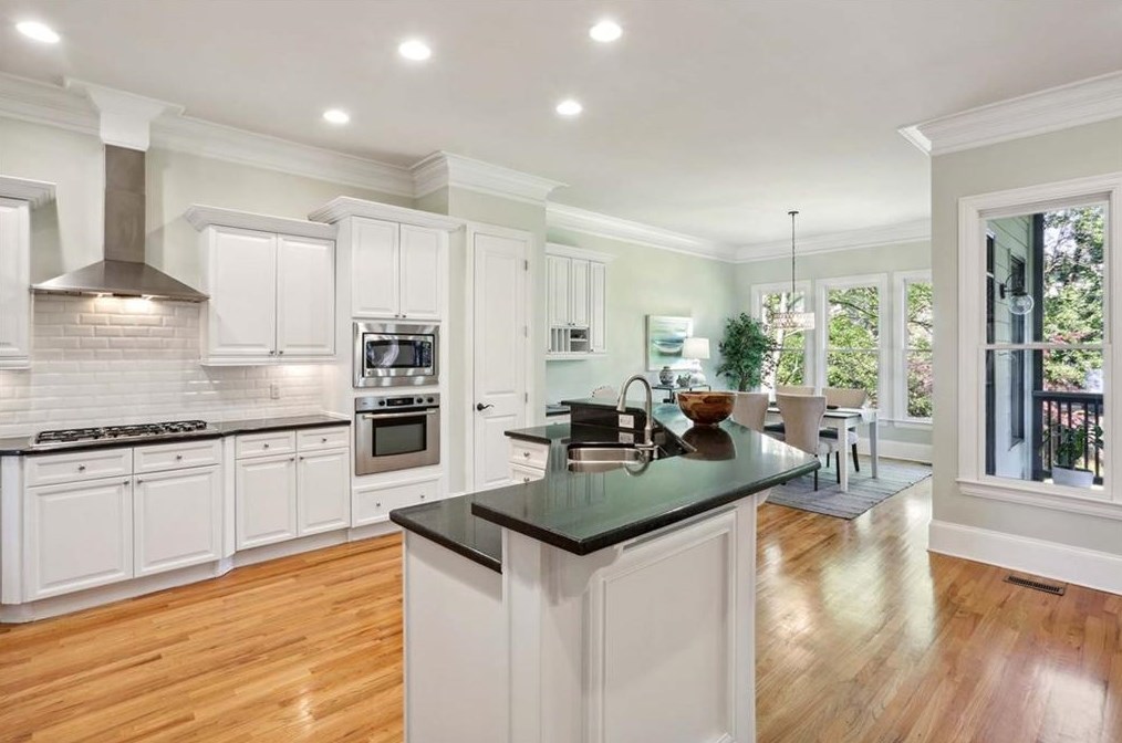 1282 Windsor Pkwy, Atlanta GA  30319-2651 exterior