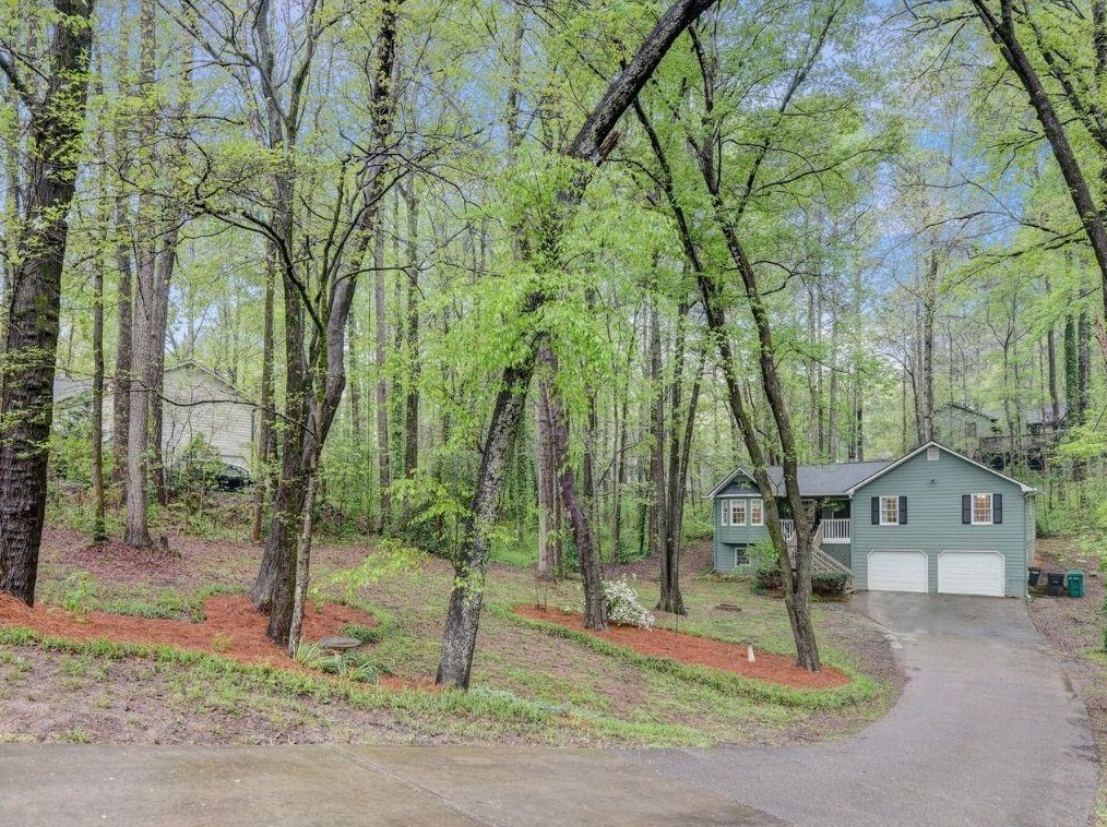 105 Toonigh Ct, Holly Springs, GA 30188