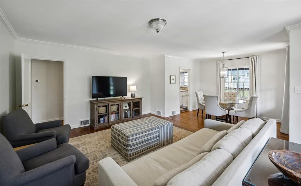 513 Westchester Dr, Decatur GA  30030-1125 exterior