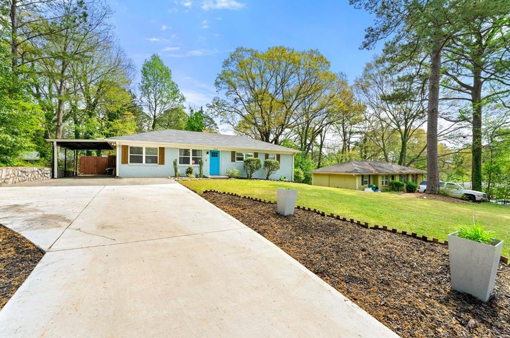 2868 Horse Shoe Dr, Atlanta GA  30316-4240 exterior