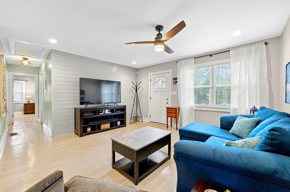 2868 Horse Shoe Dr, Atlanta GA  30316-4240 exterior