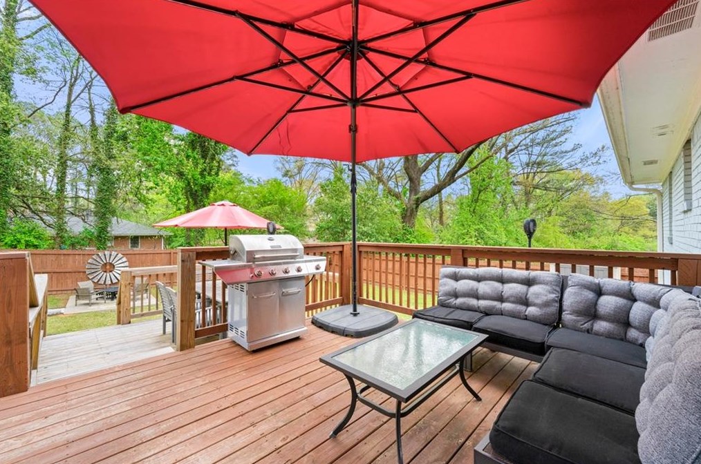 2868 Horse Shoe Dr, Atlanta GA  30316-4240 exterior