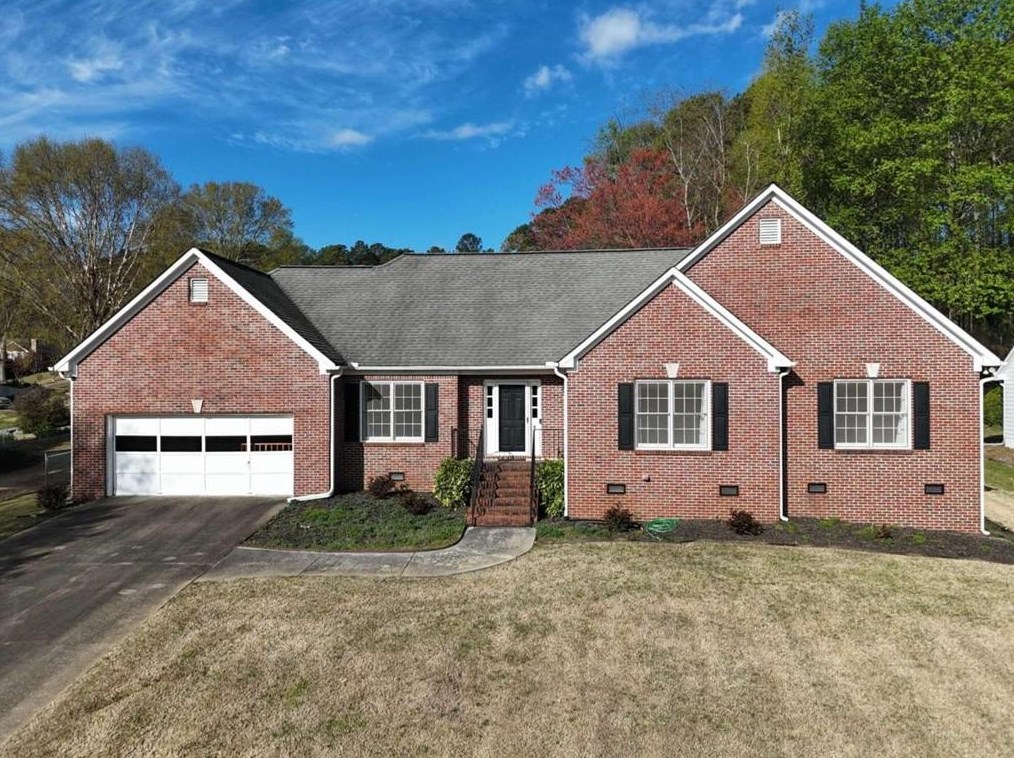 3201 Lakecrest Dr, Dacula, GA 30019