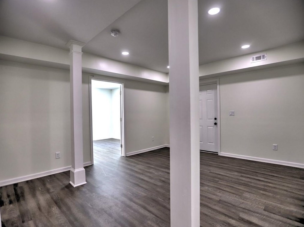 355 Brk Dr, Atlanta GA  30328-2110 exterior
