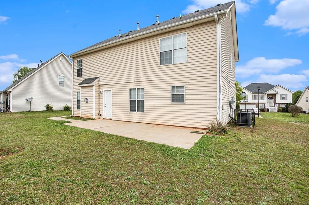 5696 Colonnade Dr, Rex GA 30273-5019 exterior