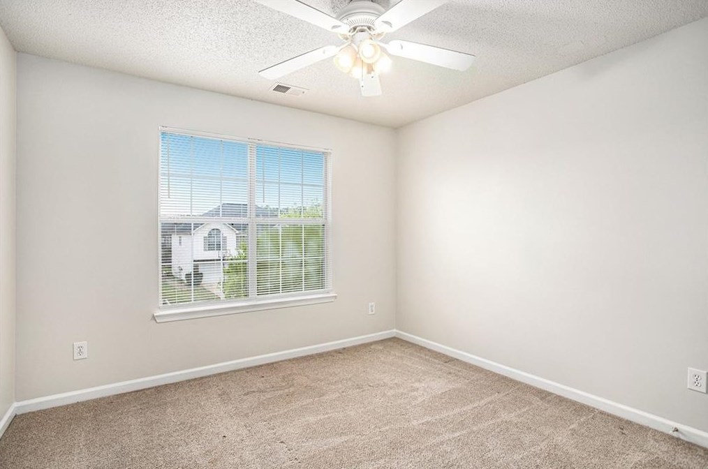 5696 Colonnade Dr, Rex GA 30273-5019 exterior