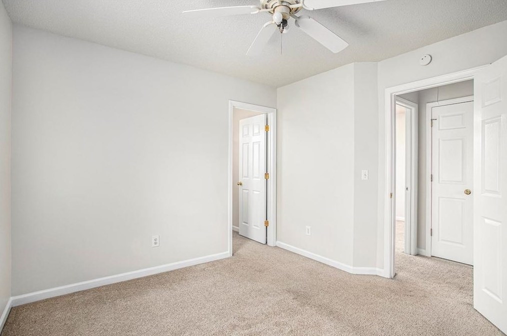 5696 Colonnade Dr, Rex GA 30273-5019 exterior