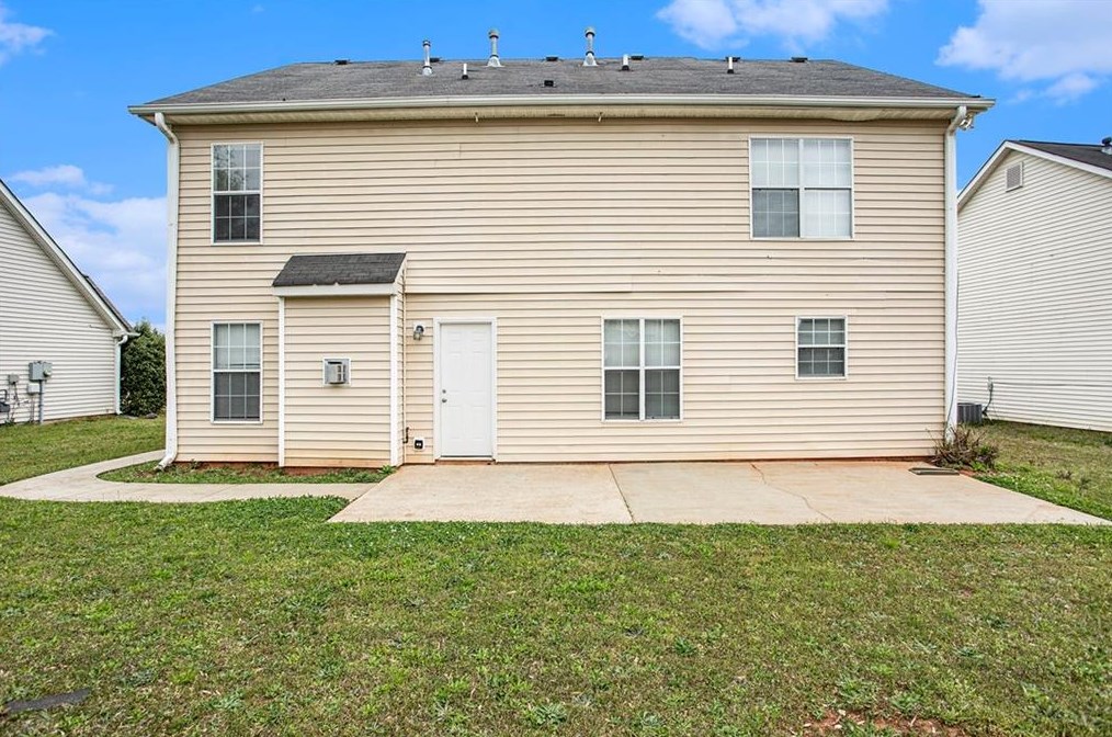 5696 Colonnade Dr, Rex GA 30273-5019 exterior