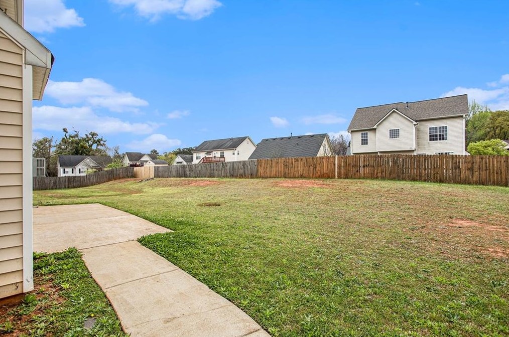 5696 Colonnade Dr, Rex GA 30273-5019 exterior