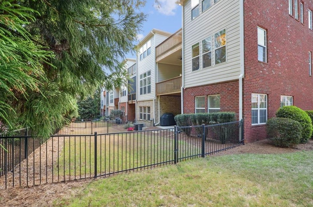 3121 Woodwalk Trce, Atlanta GA  exterior