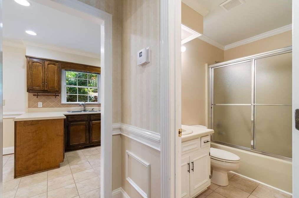 3846 Cherokee Frd, Gainesville GA 30506-3077 exterior