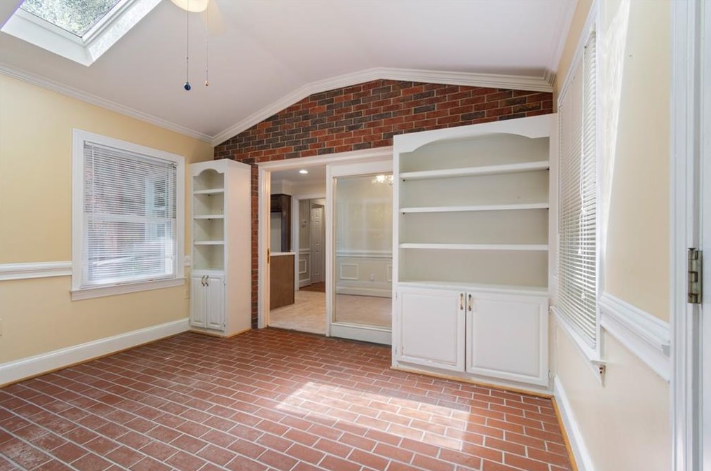 3846 Cherokee Frd, Gainesville GA 30506-3077 exterior