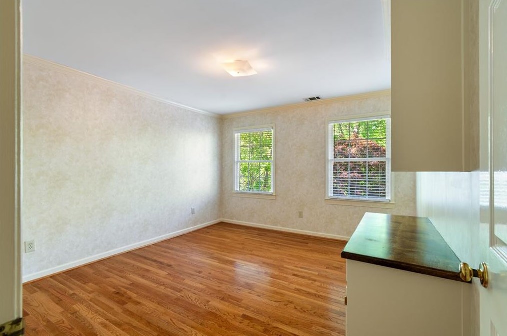 3846 Cherokee Frd, Gainesville GA 30506-3077 exterior