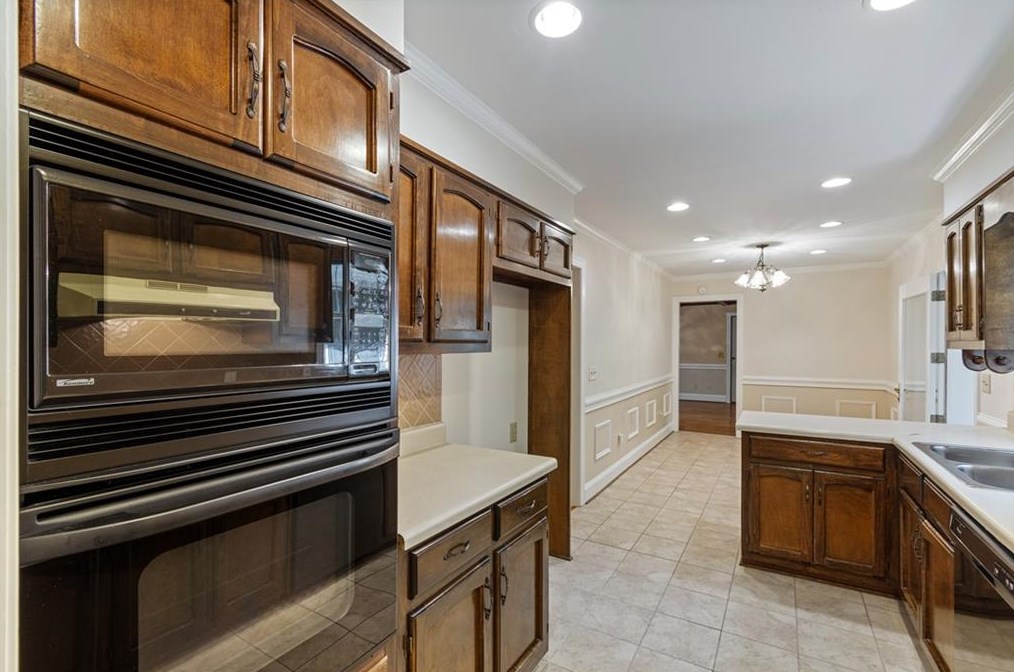 3846 Cherokee Frd, Gainesville GA 30506-3077 exterior