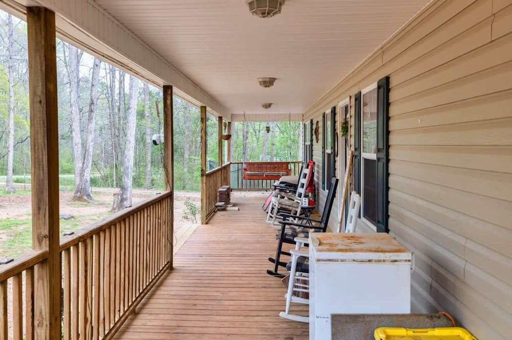 134 Brown Bridge Rd, Commerce, GA 30530