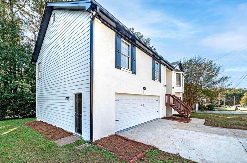 3162 Palm Tree Dr, Lithonia GA 30038-2360 exterior