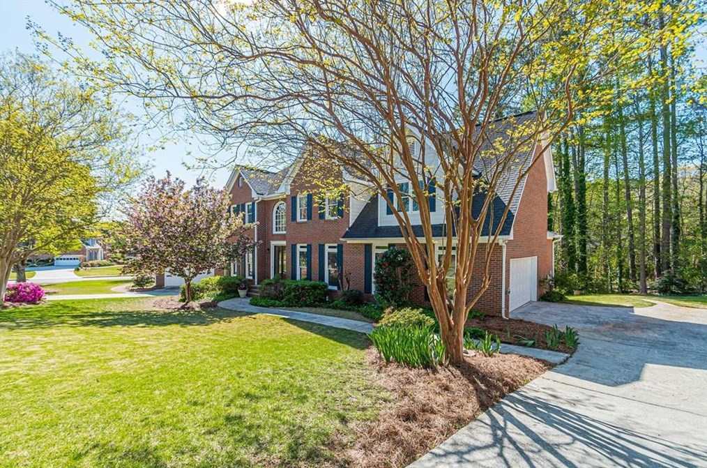 4930 Southern Pine Way, Lilburn, GA 30047-5658
